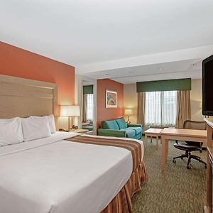 Deluxe King Room Mobility or Hearing Impaired Access Non-Smoking